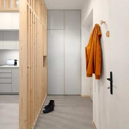 Days - Playful In Trendy Area