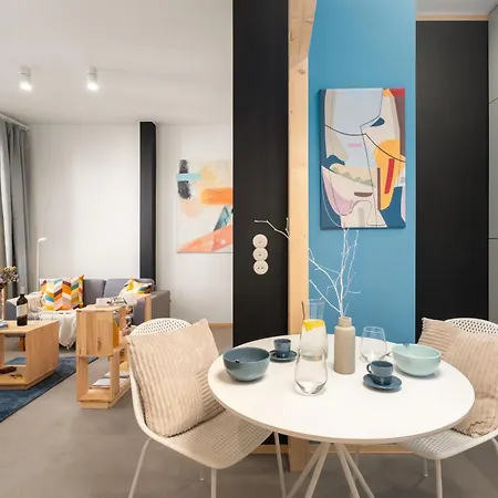 Days - Playful In Trendy Area Апартаменты Прага